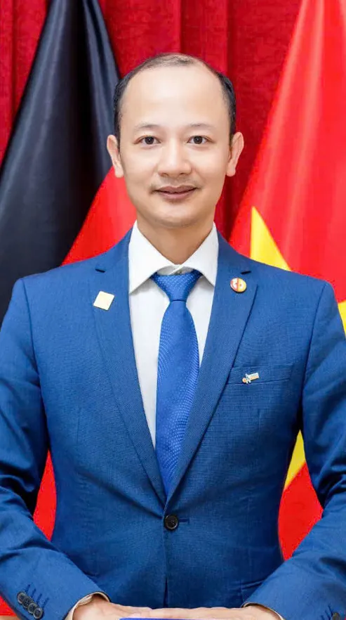 Chân dung Nguyễn Phương Nam
